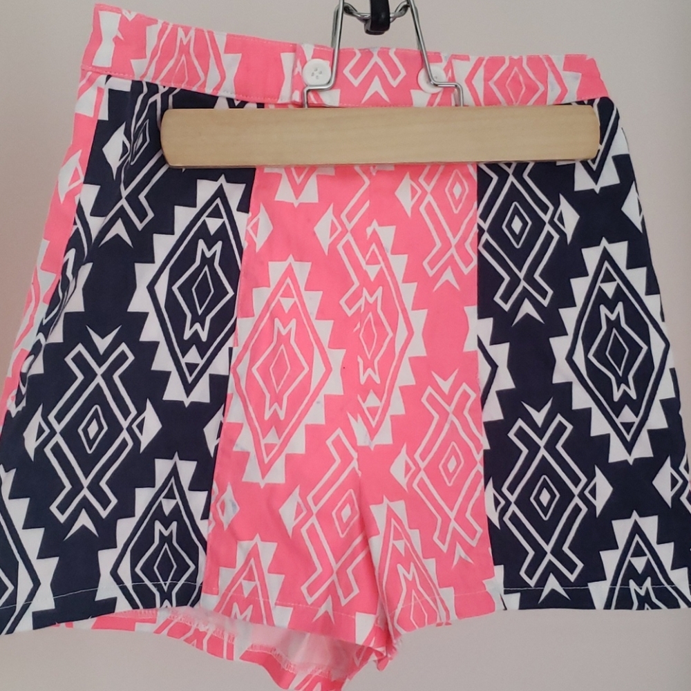 ❣️ FINAL SALE 🤍 XS Neon tribal shorts